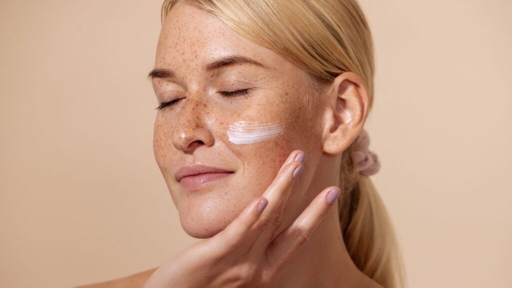 112222 Beauty skincare SOC bb1d01456a8c409cb62f77ed6e4f6442